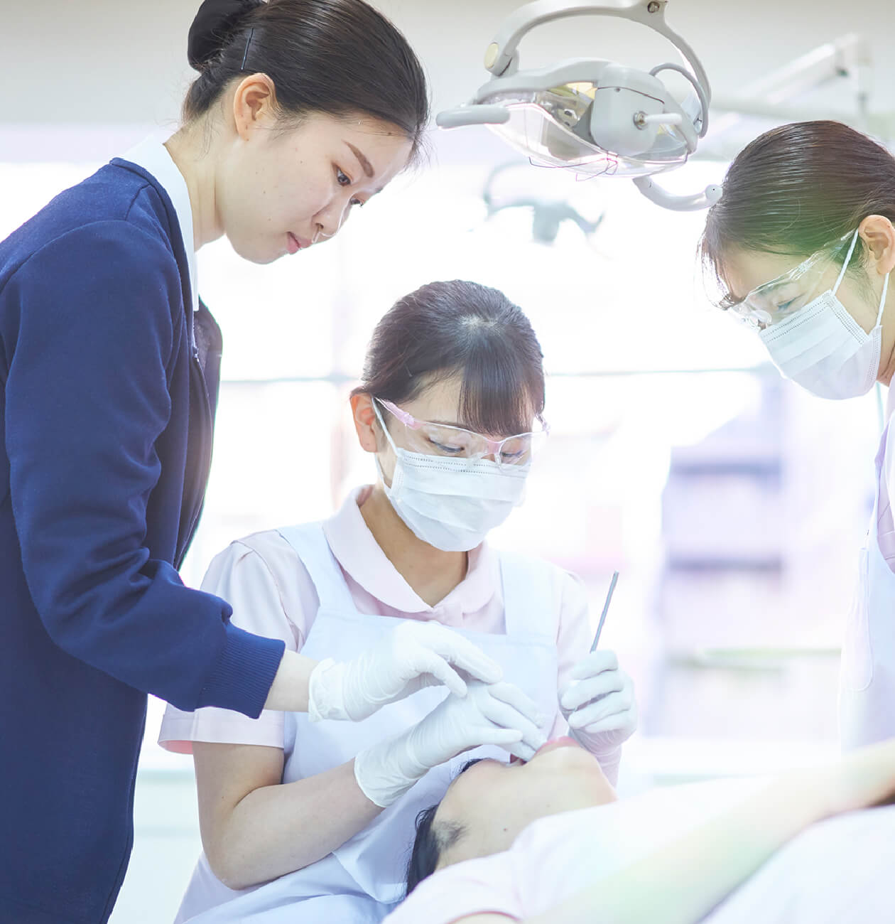 臨床経験と研究実績を兼ね備えた、魅力的な講師陣